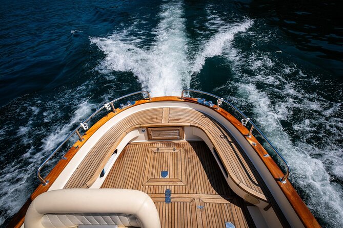 1H Private Cruise on a beautiful wooden speedboat on Lake Como - Turning toward Torno and Blevio