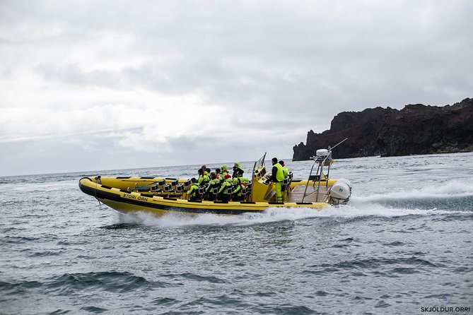 2 hour Round Trip in Vestmannaeyjar on a RIB Boat - The first ten minutes: getting ready for open water