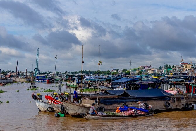 3 Days Mekong Delta Tour Speed Boat to Cambodia - A garden lunch and village life on Tan Phong Island