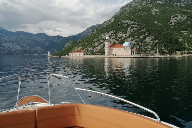 3 Hour Speed Boat Tour to Blue Cave with WiFi and Drinks - What the $54 price includes