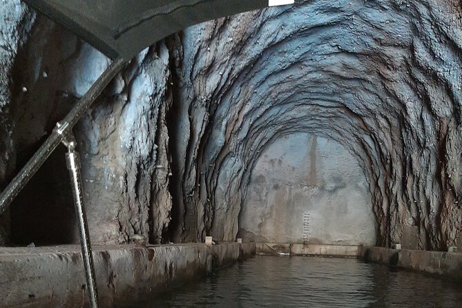 3 Hours Speed Boat tour to the Blue Cave - What the speedboat feels like on the bay