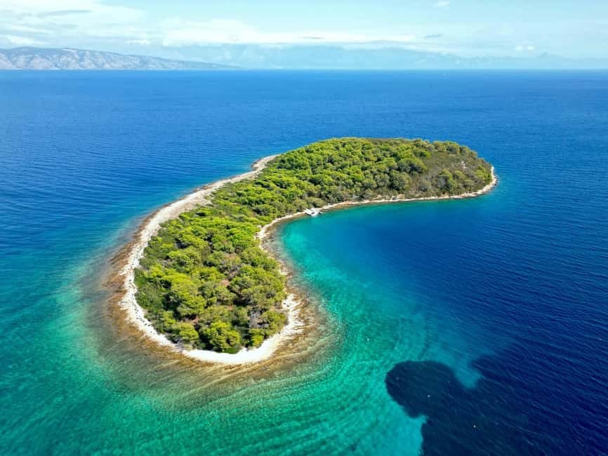 3 Islands Speedboat Tour: Golden Horn, Blue Lagoon & Jelsa - Zirje Beach is an early chance to swim