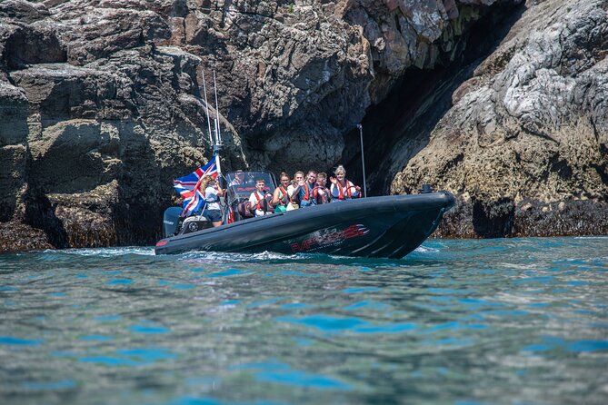 30-Minute Raptor RIB Ride Activity in Torquay - Meadfoot, London Bridge, and the Torbay coast