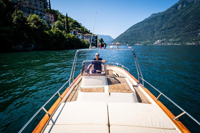 3H Private Cruise on a beautiful wooden speedboat on Lake Como - Villa del Balbiano and the Gulf of Venus