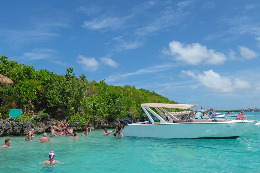 5 Islands Speedboat Cruise, Snorkeling + Lunch & Open Bar - A fast boat day from Trou d’Eau Douce