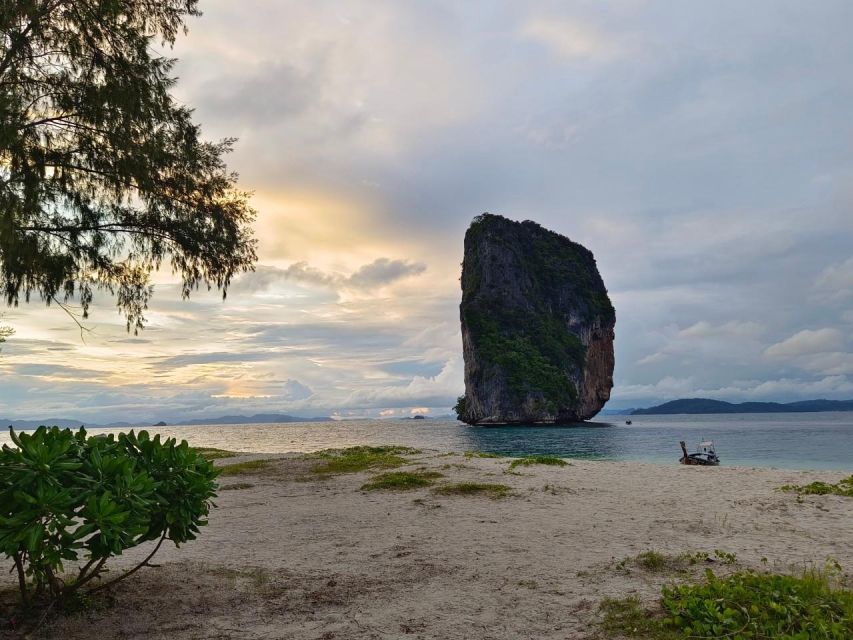 7 Island Sunset by Speed Boat - Tup and Mor reveal Krabi’s famous sandbar