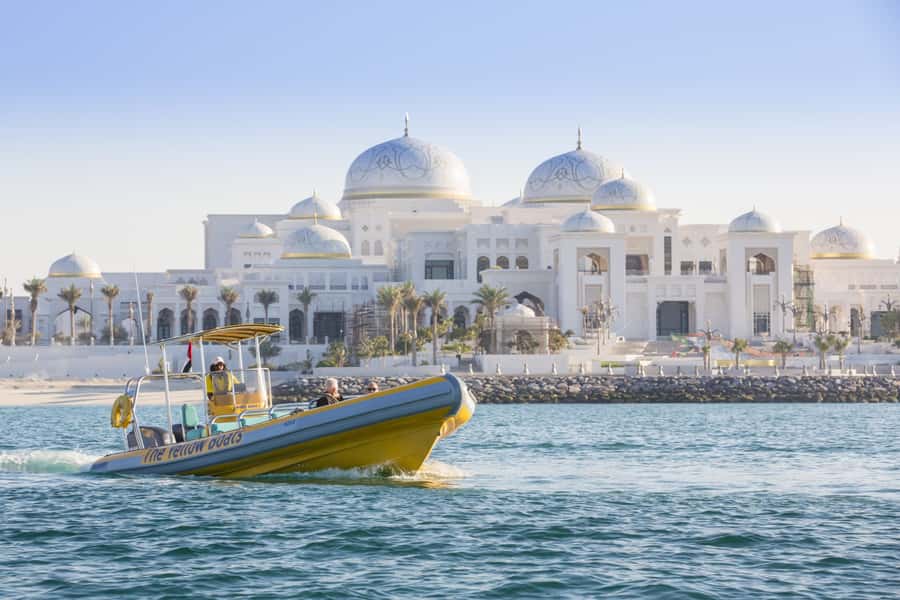 Abu Dhabi: 60-Minute Corniche Speed Boat Sightseeing Tour - Etihad Towers and the first skyline views