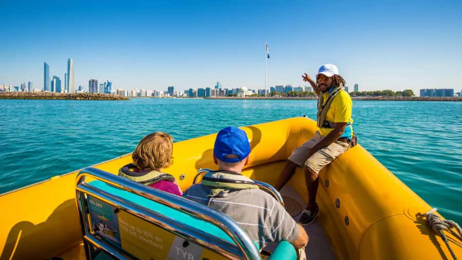 Abu Dhabi: 60-Minute Corniche Speed Boat Sightseeing Tour - Heritage Village and the older side of the city