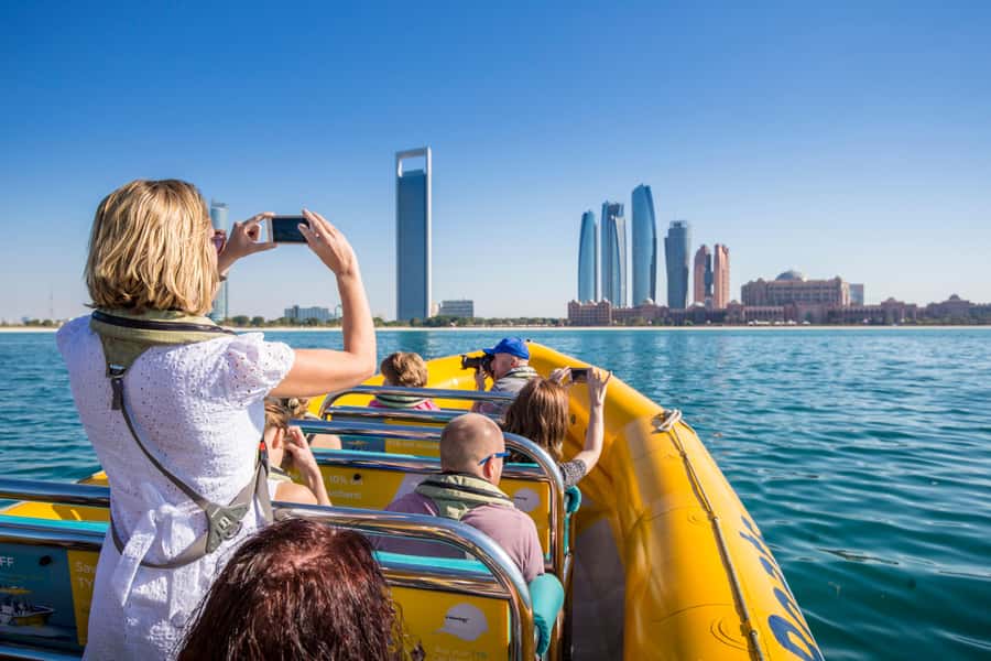 Abu Dhabi: Guided Speedboat Sightseeing Tour - Why Abu Dhabi looks better from a speedboat