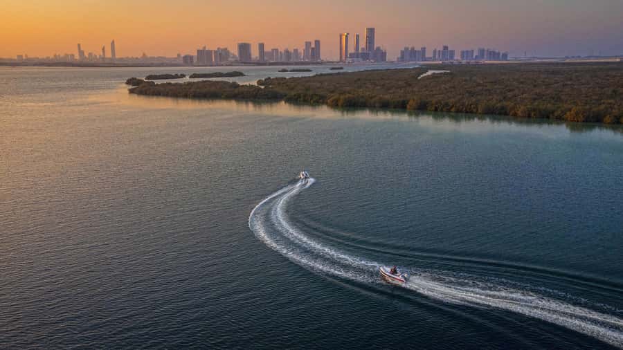 Abu Dhabi: Yas Island Self-Driving Guided Speedboat Tour - Flamingo spotting and the Yas Island views