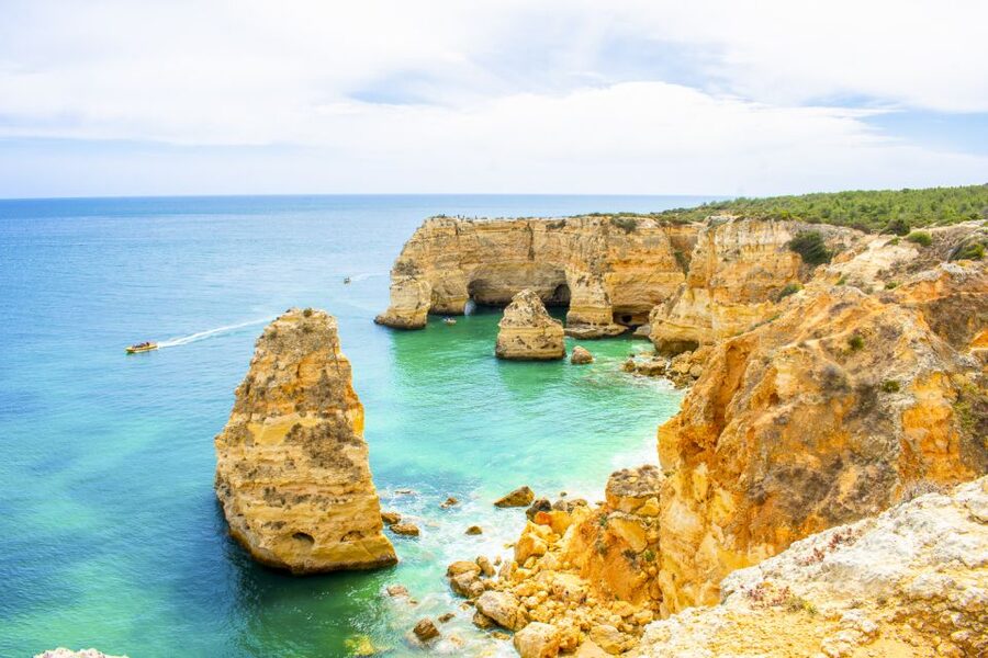 Albufeira: Benagil Caves & Dolphin Watching Speed Boat Tour - What the boat ride feels like