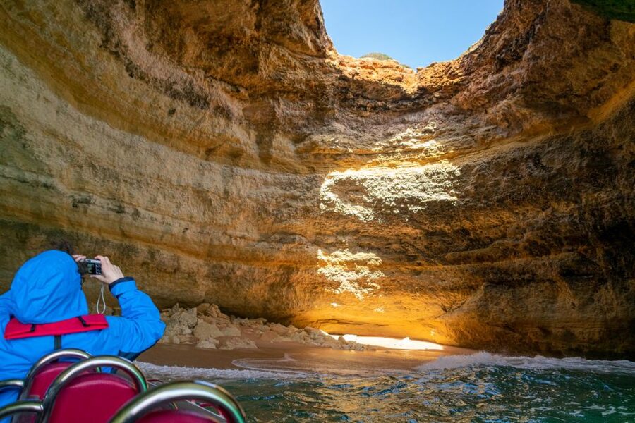Albufeira: Dolphins & Benagil Caves RIB Tour - Practical tips for a better ride