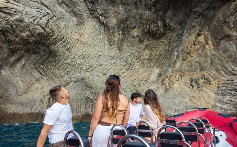 Alcudia: Sightseeing, Sea Caves & Snorkel Speedboat Tour - Practical tips for a better ride