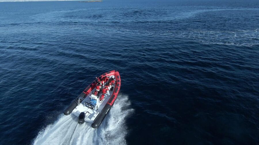 Alcudia: Sightseeing, Sea Caves & Snorkel Speedboat Tour - How fast, wet, and bumpy is the ride?
