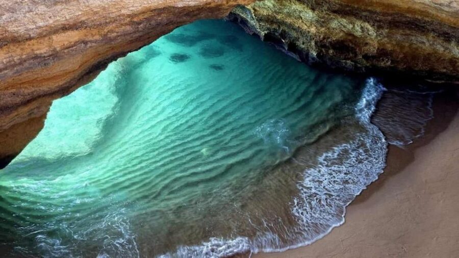 Algarve: Benagil Caves Open Speedboat Tour - The coastal cruise and dolphin search