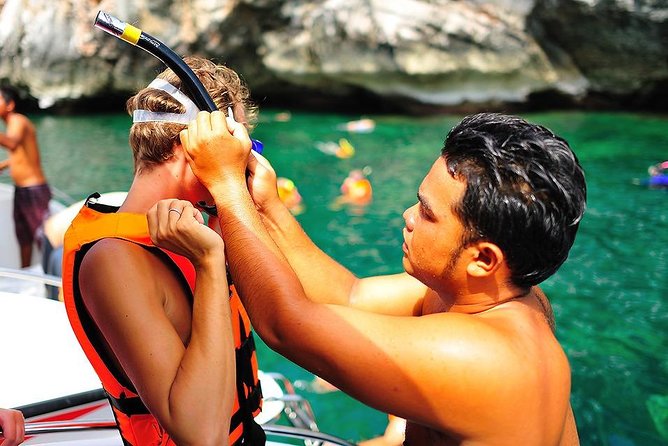 Angthong National Marine Park by Speed Boat with Snorkeling & Kayaking - Kayaking through rock overhangs and small caves