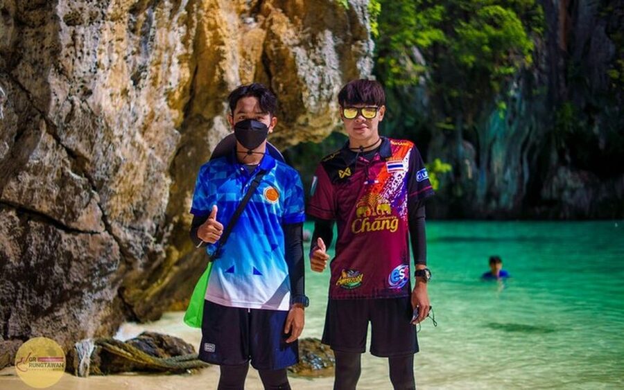 Ao Nang: Hong Islands Tour by Speedboat or Longtail Boat - The guides make a real difference