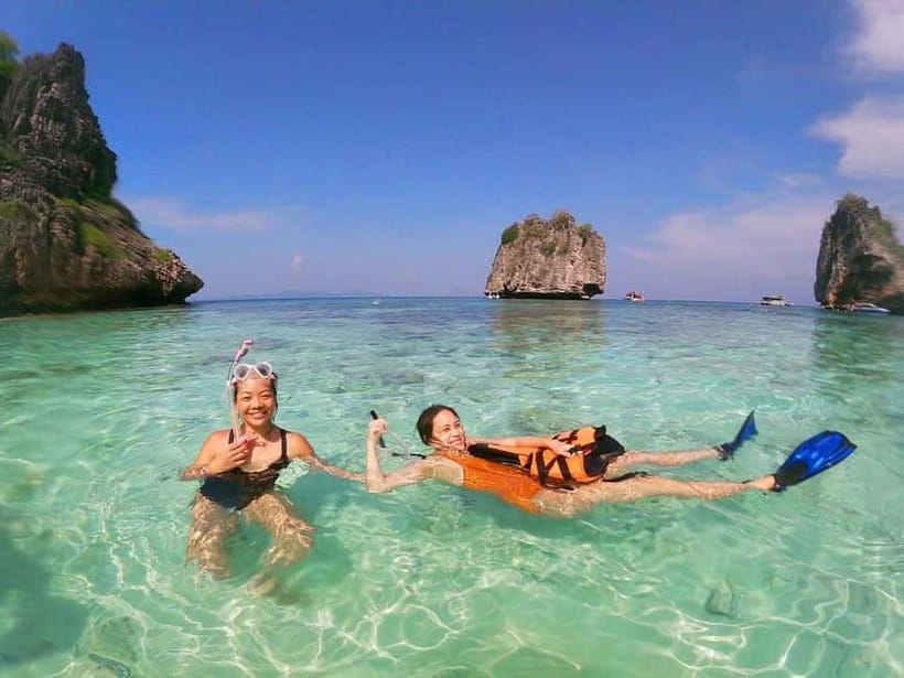 Ao Nang: Premium 4 Islands Snorkeling Tour by Speedboat - Phra Nang Cave Beach starts the morning