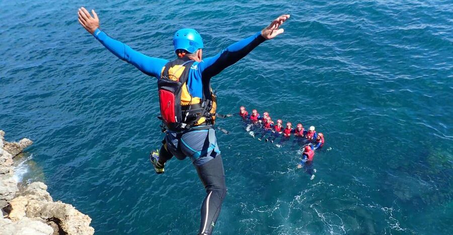 Arrábida: Setubal, Sesimbra Coasteering & Speedboat Tour - The safety briefing sets the tone