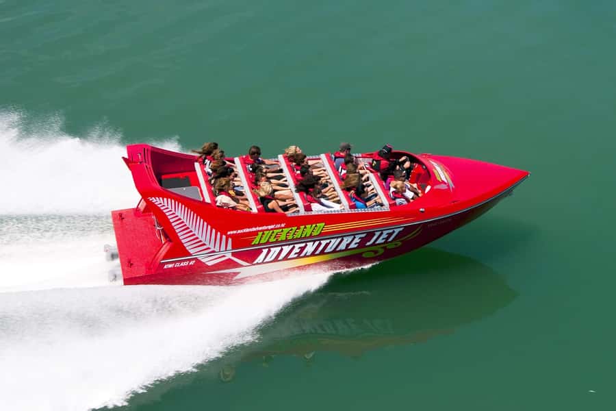 Auckland: Waitemata Harbour Jet Boat Ride - When the jet boat reaches open water
