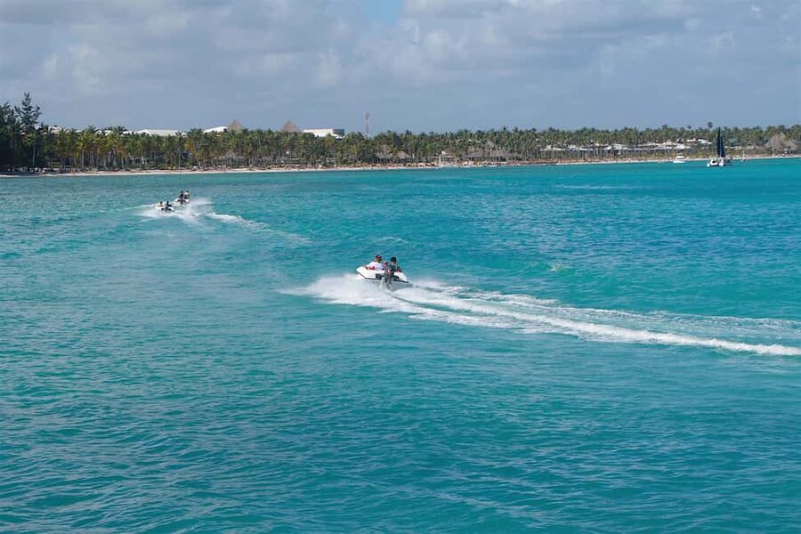 Bávaro: Speed Boat and Snorkeling Trip - Snorkeling along Punta Cana’s coral reef
