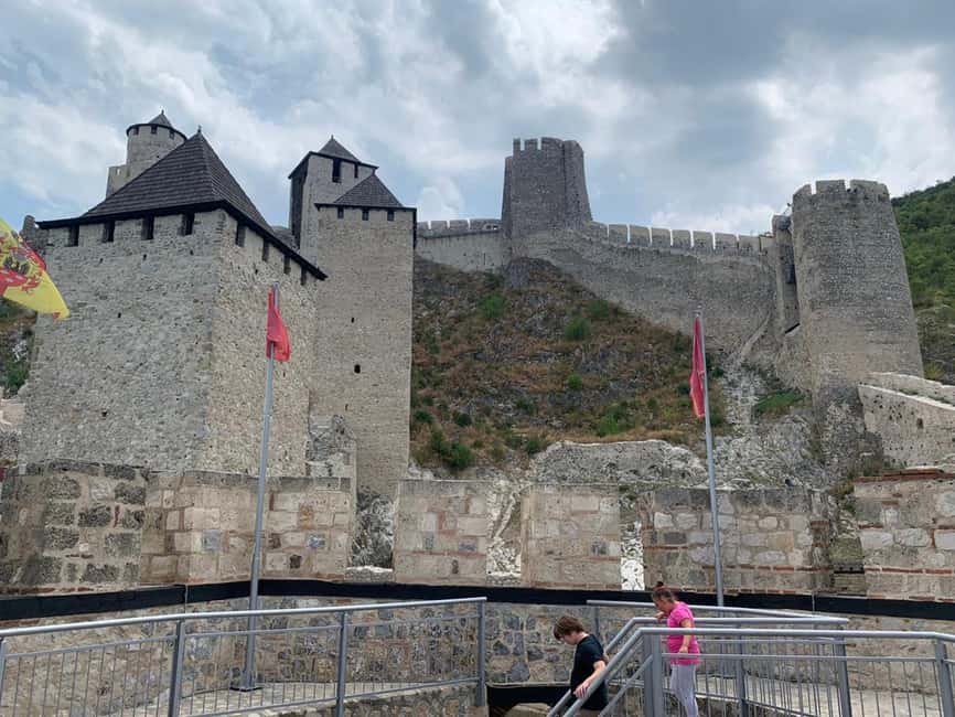 Belgrade: Golubac Fortress with Iron Gate Speed Boat Ride - Pruna Distillery and three rakija tastings