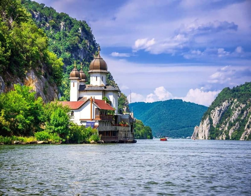 Belgrade: Iron Gate Park, Speedboat Ride, and 2 Viewpoints - Two viewpoints above the gorge