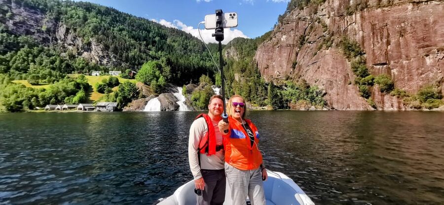 Bergen: Bergen Fjord by Zodiac or Pontoon Boat - What to bring and how to dress
