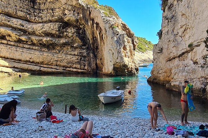 Blue cave and Hvar - 5 Islands speedboat tour from Split - A fast day across five island stops