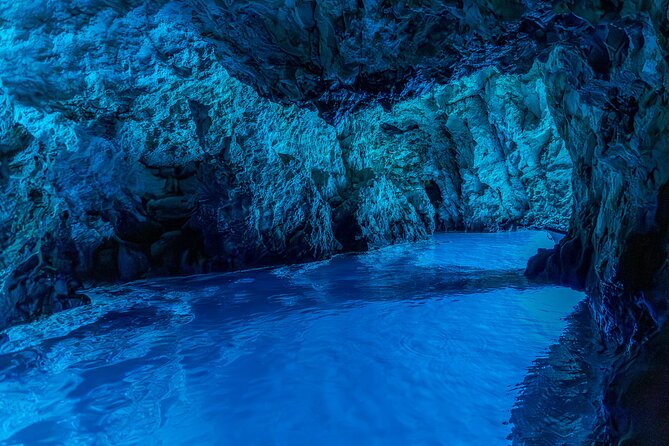 Blue Cave and Hvar 5 Islands speedboat tour | from Split&Trogir - Stiniva Cove gives you 30 minutes to swim