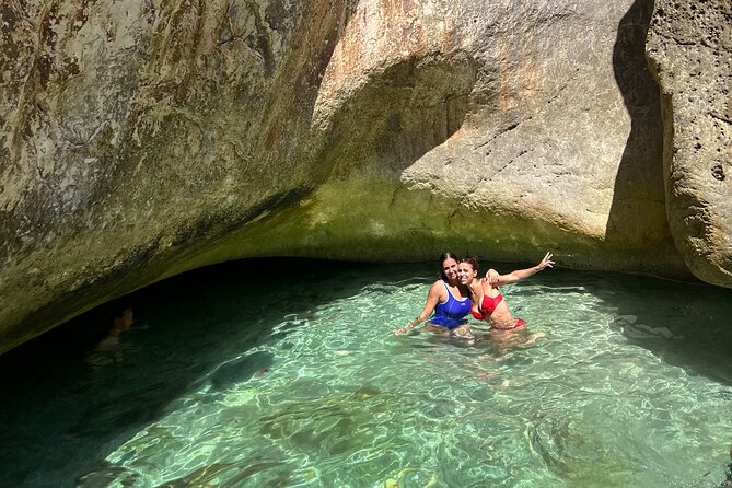 Blue Cave & Grama Bay Full Day Guided Boat Tour - Safety, comfort, and what to pack