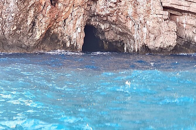Blue Cave, Lady of Rocks , Perast and Mamula Speedboattour MW - Why this speedboat trip works well in Kotor Bay