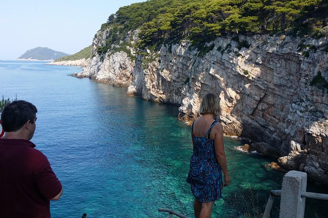 BLUE CAVE private speedboat tour with drinks - Taking a longer pause at Sunj Beach