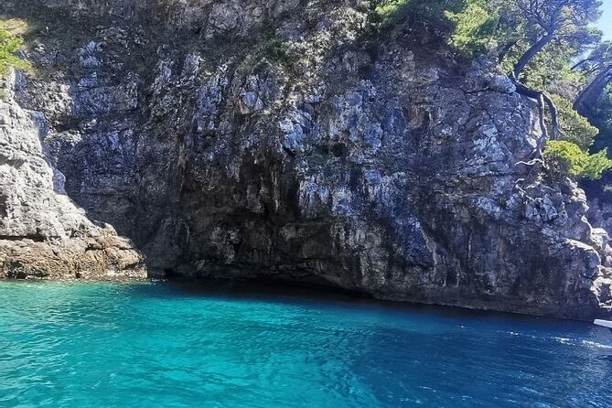 Blue & Green Cave,Sunj beach Small Group Tour with Speedboat - Kolocep’s Blue Cave comes first