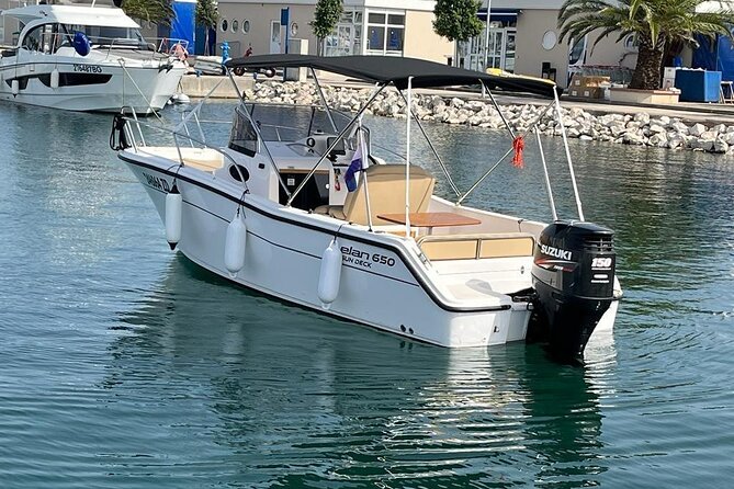 BLUE LAGON & 3 islands full day private speedboat tour - Boat comforts that matter on a hot Adriatic day