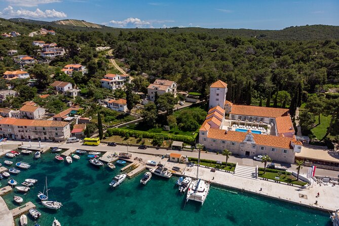 Blue Lagoon and Šolta Island Private Speedboat Tour - Stomorska: end the day with a local lunch