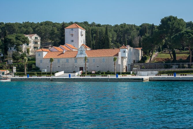Blue Lagoon and Šolta Island Private Speedboat Tour - Who should book this tour?