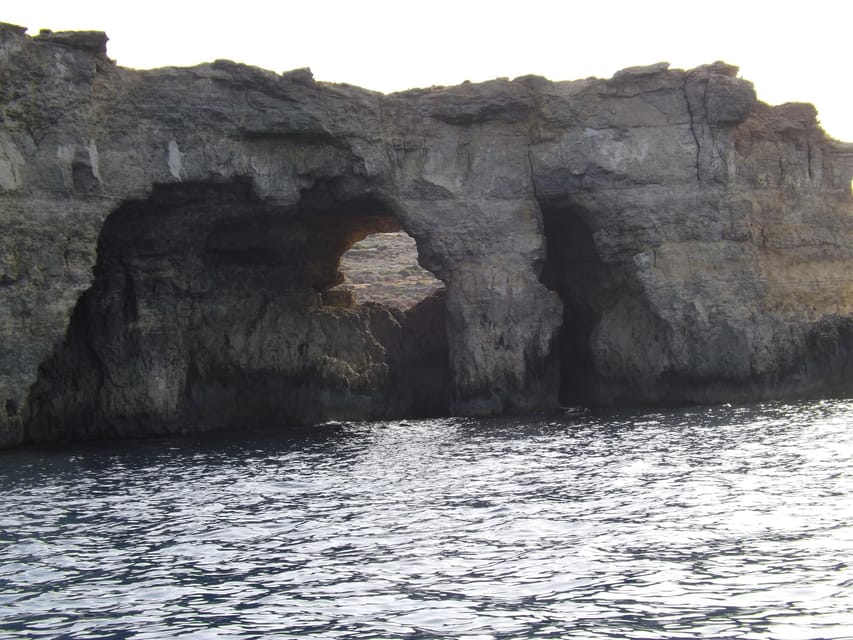 Blue Lagoon: Malta, Crystal Lagoon, Caves, Private Speedboat - What the private boat adds