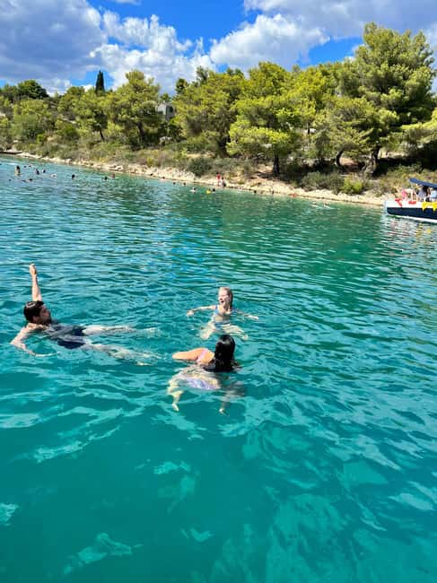 Blue lagoon with a speed boat water and towels included - Leaving Split from Trumbićeva obala