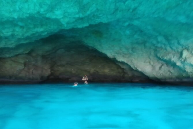 Blue Room and Beach Tour Curacao by Speedboat - What the $110 Price Covers