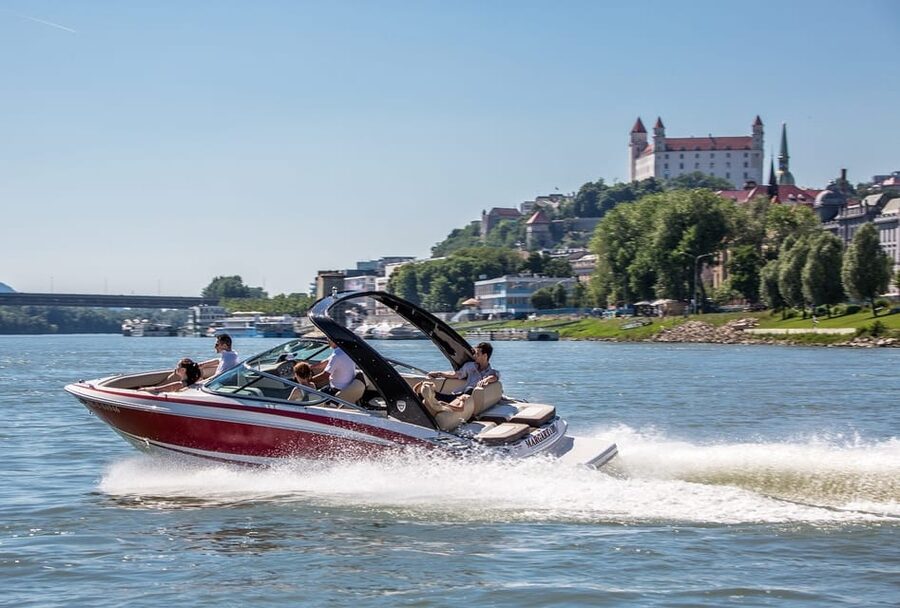 Bratislava by a Private Speedboat - Devin Castle or Danubiana?