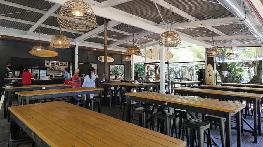 Brisbane: Island Pub Crawl with Lunch and High-Speed Boat - North Stradbroke Island and the Amity Tavern stop
