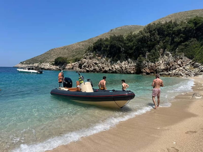 Bristan Bay Speedboat Tour Vlore - A relaxed break at Bristan