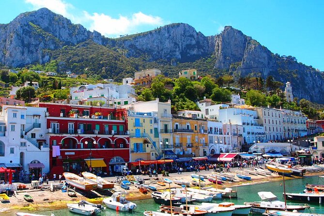Capri Island Private Luxury Boat – Exclusive Scenic Day Tour - Choosing between a restaurant lunch and a Caprese sandwich
