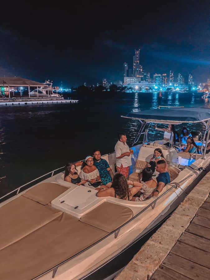 Cartagena: Speed Boat Party on the Bay with open bar - Leaving from Muelle de los Pegasos