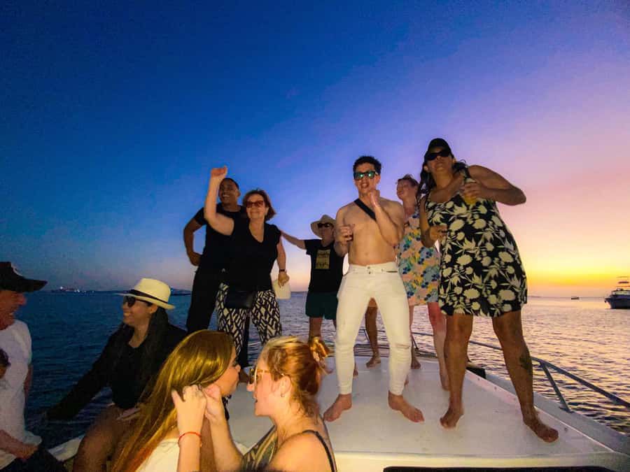 Cartagena: Speed Boat Party on the Bay with open bar - Booking, cancellation, and practical planning
