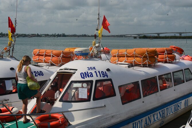 Cham Island Day Tour: Speed Boat, Lunch, Snorkeling & Beach - Lang Beach and the first island stops