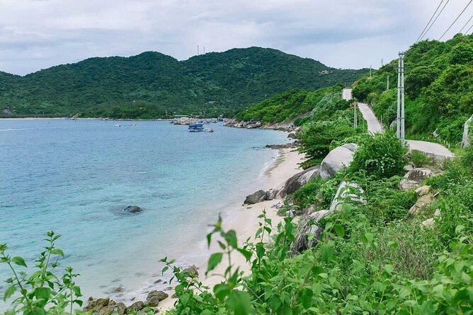Cham Island Snorkeling - Wonderful Beach - Speedboat Daily Tour - The speedboat makes Cham Island possible in half a day