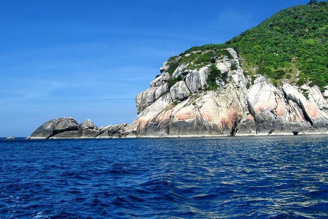 Cham Island Tour Snorkeling -Sunbathing - Nice Beach - Speedboat - Lunch with a local seafood focus