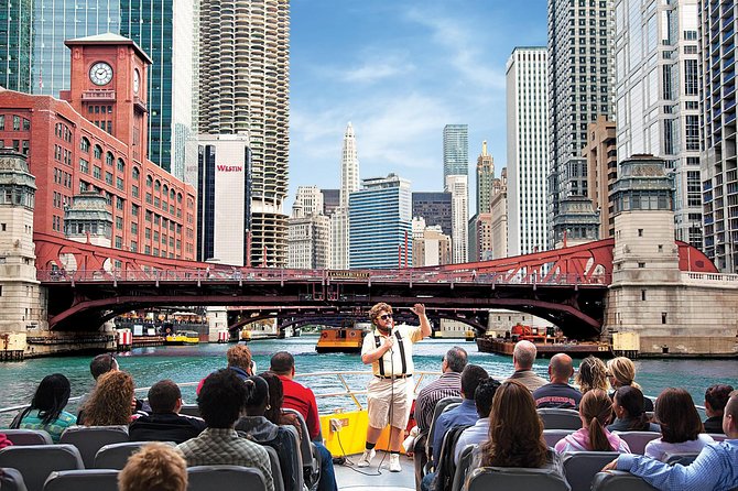 Chicago Seadog River & Lake Architectural Tour - The Chicago River reveals the city from below